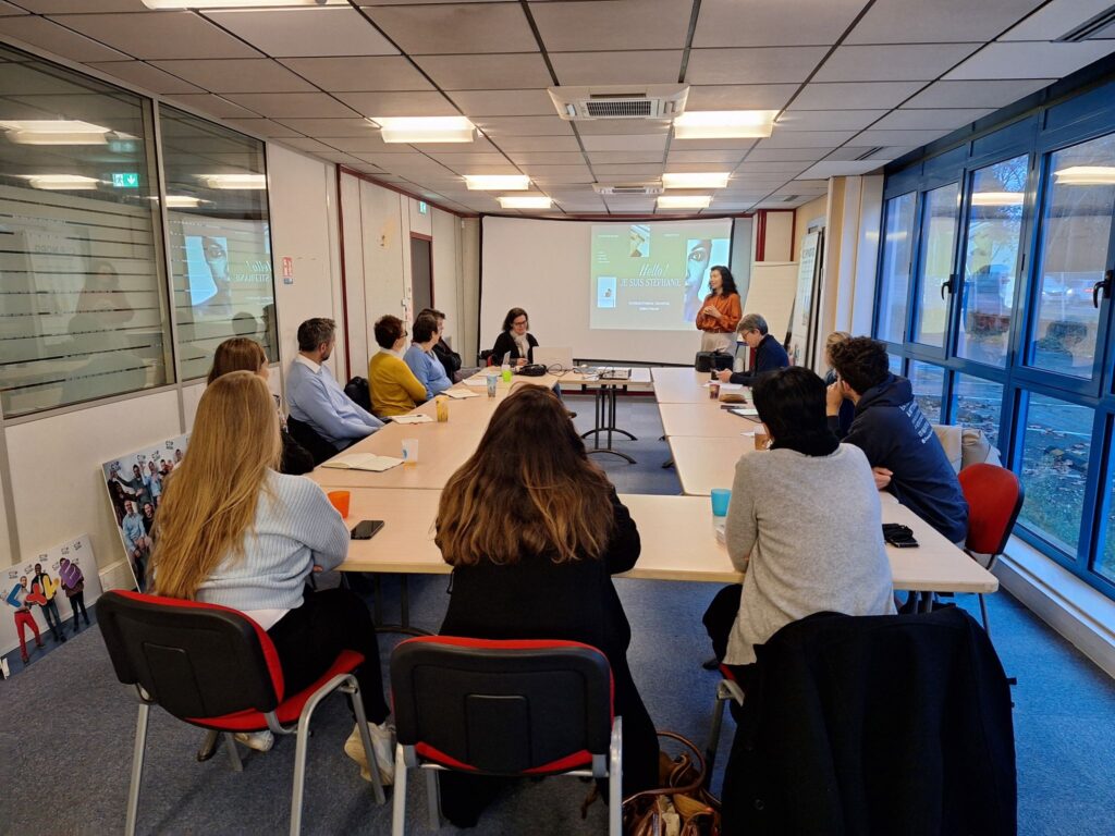ENSEMBLE est une association basée à Rillieux-la-Pape qui permet aux entrepreneurs de développer leurs activités et leurs CA grâce à l’organisation d’événements entre chefs d’entreprise.