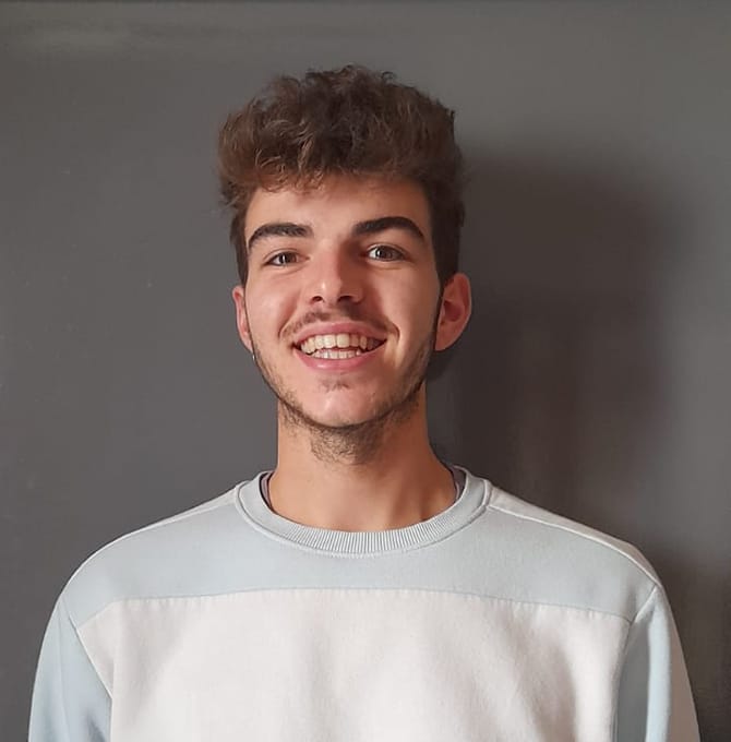 Lucas Percet, nettoyage automobile et mobilier textile.